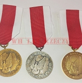 Medal/odznaczenie za Zasługi dla obronności prl